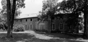 Front view of the Harney Mansion in Sullivan, Missouri, before restoration, 1982.
